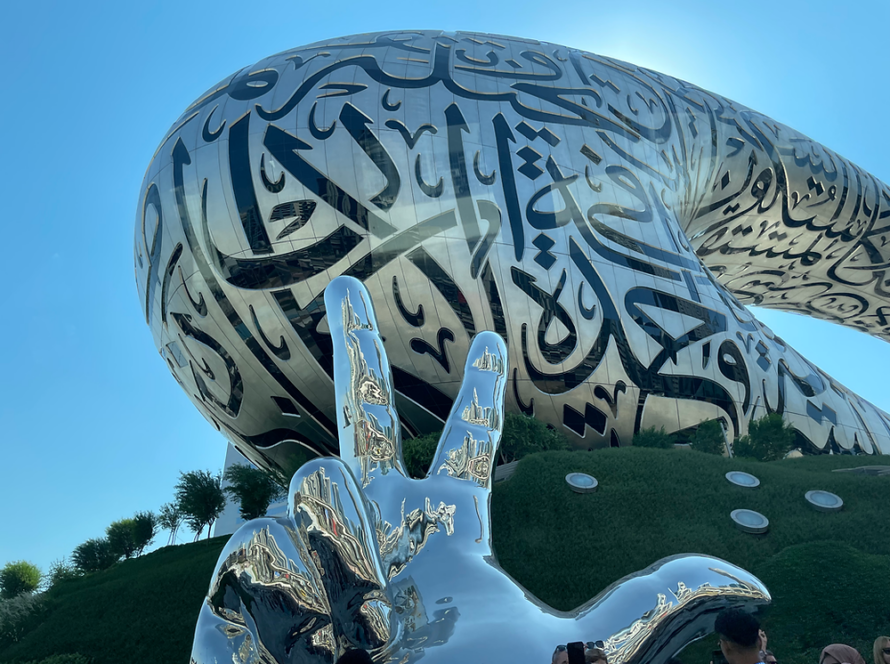 CHÍNH PHỦ UAE NHƯỢNG QUYỀN MÔ HÌNH DỊCH VỤ CÔNG
